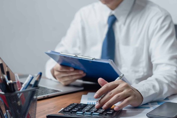 Clôture d’un compte bancaire : comprendre le processus et les implications pour le client