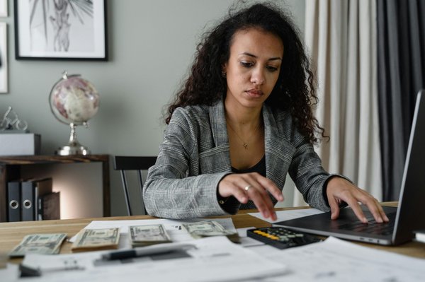 Expert-comptable à Lyon : Comment choisir le professionnel idéal pour la gestion rapports financiers